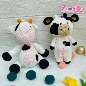 Gấu bông len đan móc thủ công từ sợi len cao cấp, mềm mại và bền đẹp, mang đến món quà handmade đầy ý nghĩa và khác biệt.